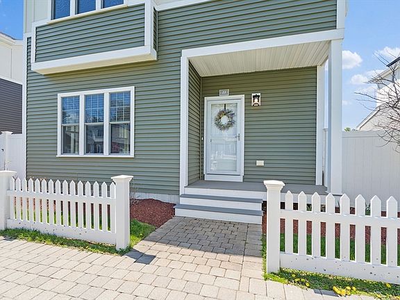 4th image of 13 Cleary Cir #13