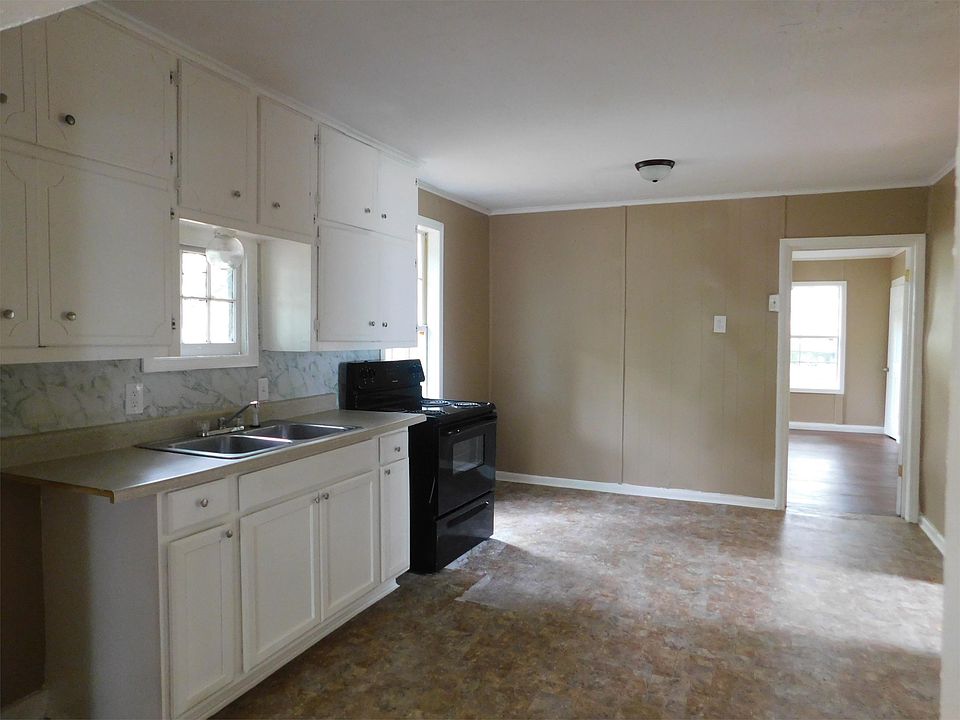 2nd image of 1901 Emma St
