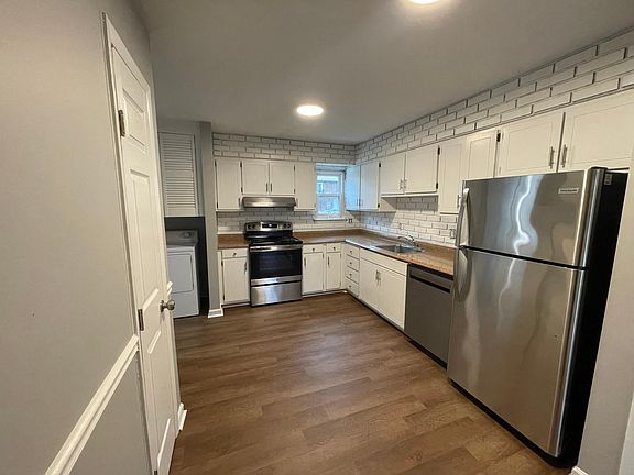 3rd image of 1491 Longdale Dr