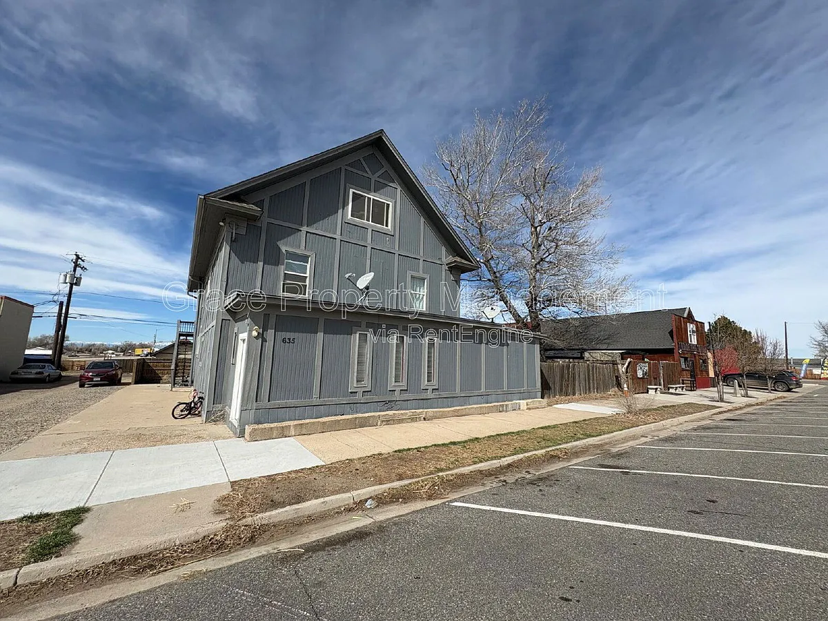 Building Photo - 635 Cedar St #A