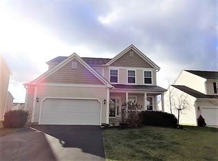 1004 Taylor Glen Blvd E, Pataskala, OH 43062