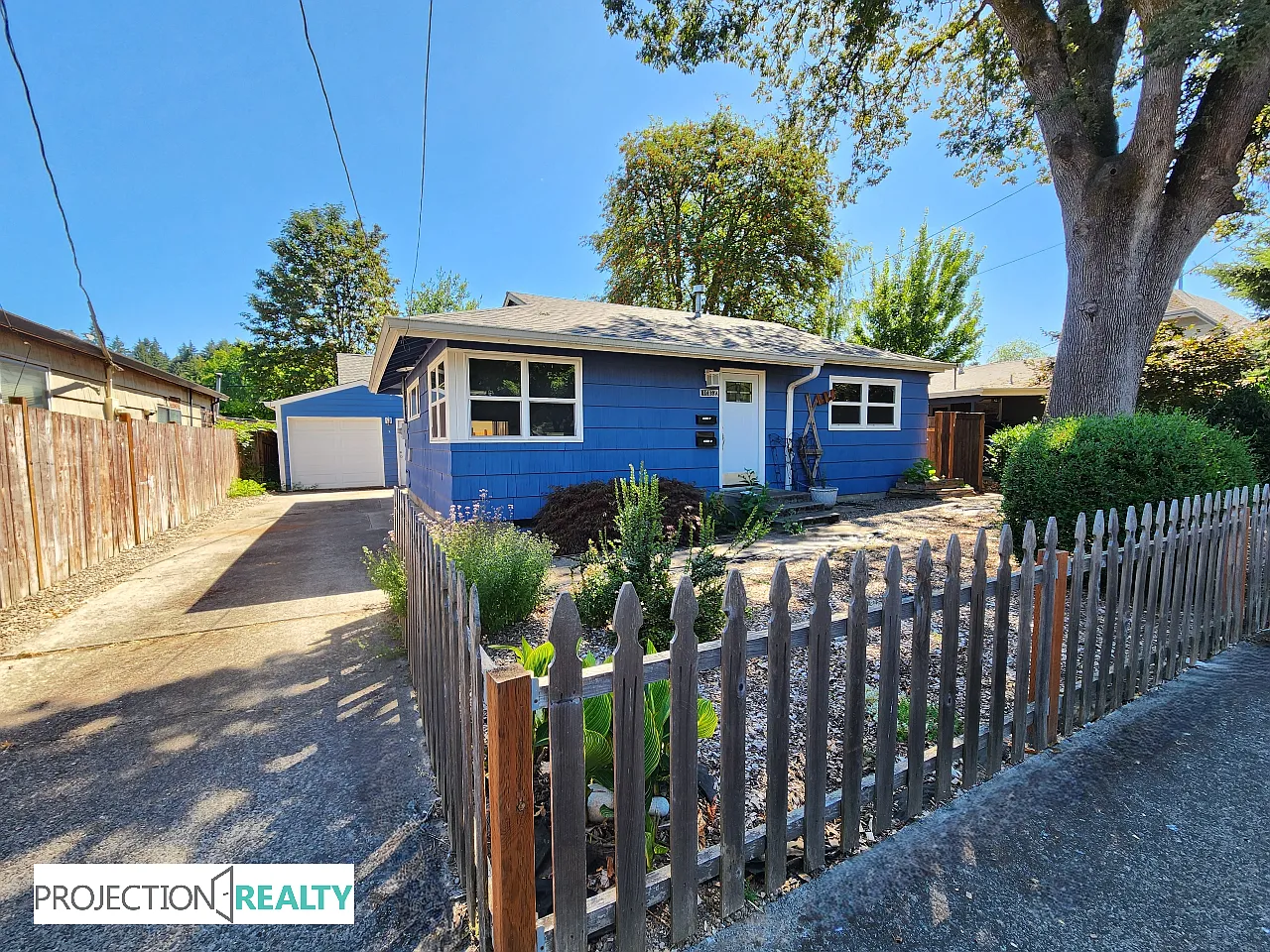 10033 N Central St #A photo 1