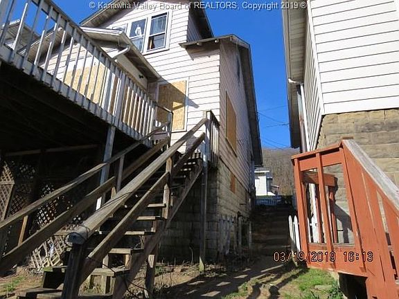 4th image of 1051 Beech Ave