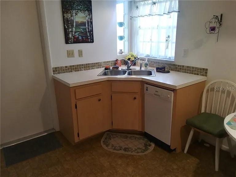 1261 Joplin Ave NW — Photo 7