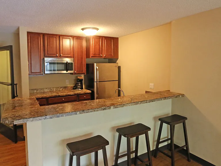 Lexington Hills Apartments — Photo 18