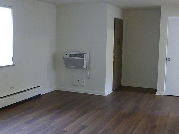 3rd image of 1330 N Lafayette St APT 27