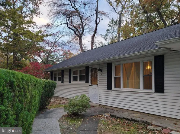 5 Chestnut Ave, Browns Mills, NJ 08015