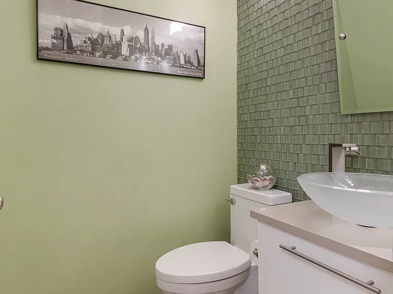 303 E 43rd St #11C — Photo 7