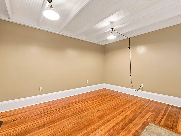 407 Coolidge St — Photo 6