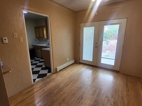 2nd image of 414 Carlisle Blvd SE