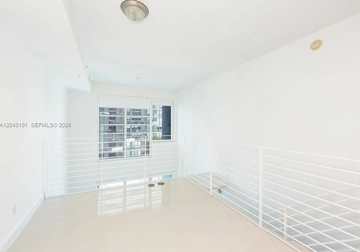 Infinity At Brickell Cond — Photo 3