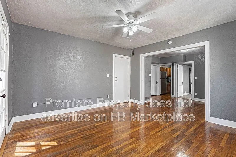 2 bed, 1.0 bath, 800 sqft, $895 — Photo 2