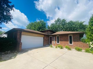 3053 Sunrise Dr, Crown Point, IN 46307