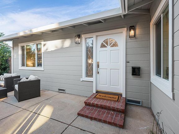 4th image of 4858 Winton Way