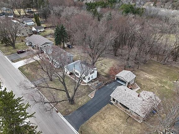 2nd image of 1855 Myrtle St