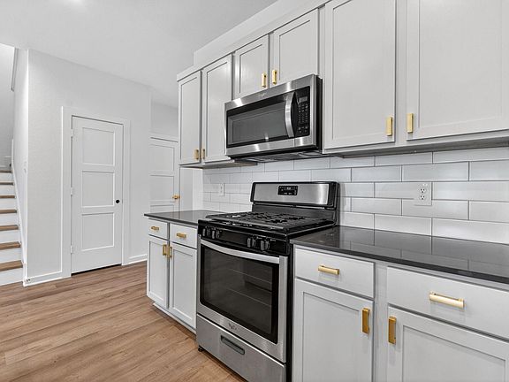 5th image of 14268 Black Canyon Ln