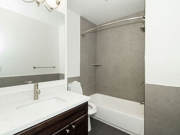 5th image of 1342 Lombard St #106