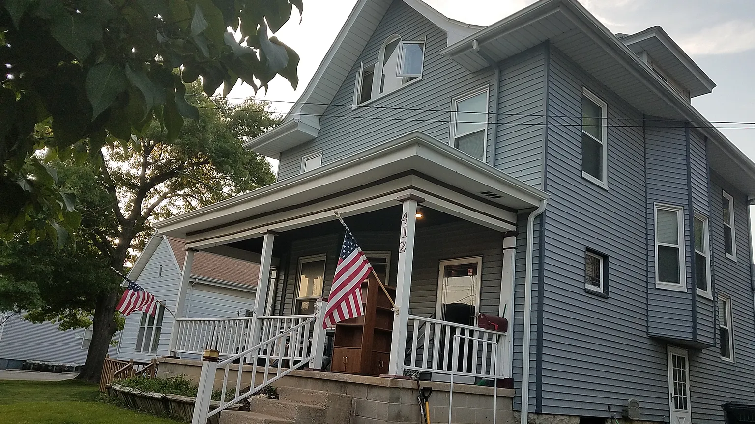 412 E Locust St photo 1