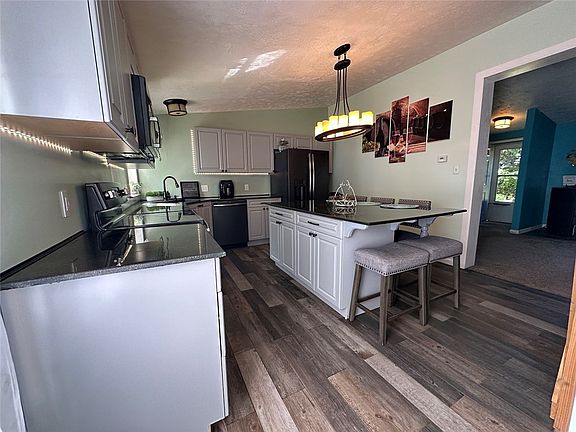 2nd image of 106 Plum Dr