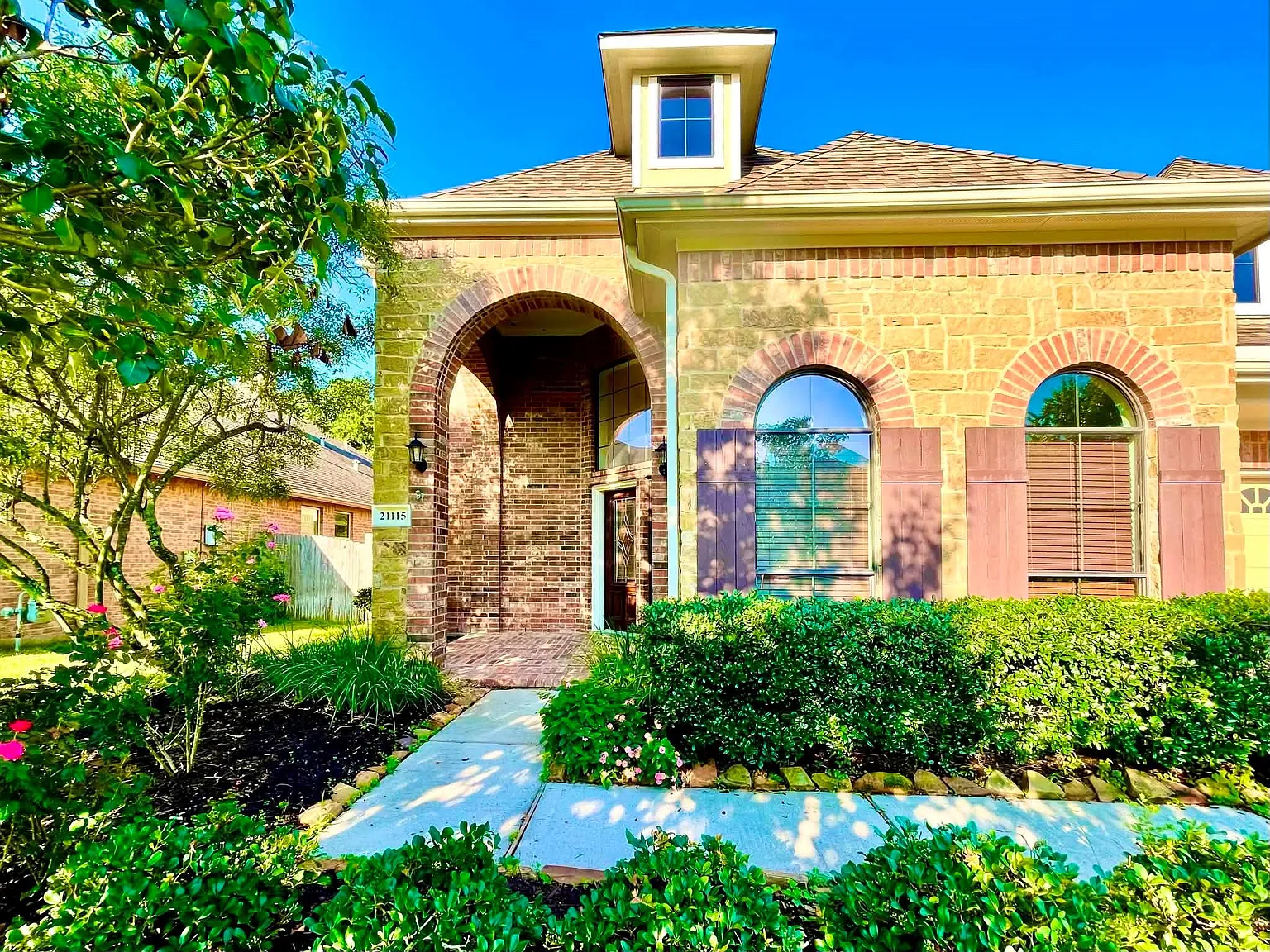 4 bed, 3.5 bath, 3484 sqft, $3,600 — Photo 3