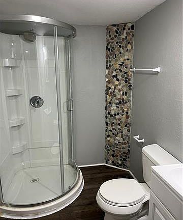 4th image of 134 Gibson St