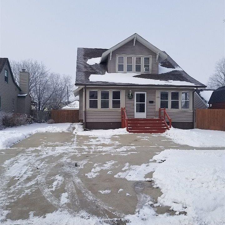 1st image of 479 2nd Ave NE