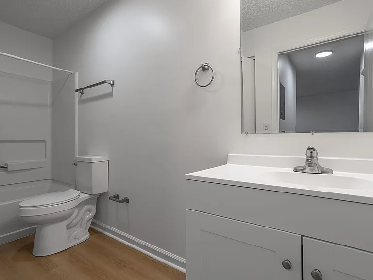 Coventry Apartments — Photo 5