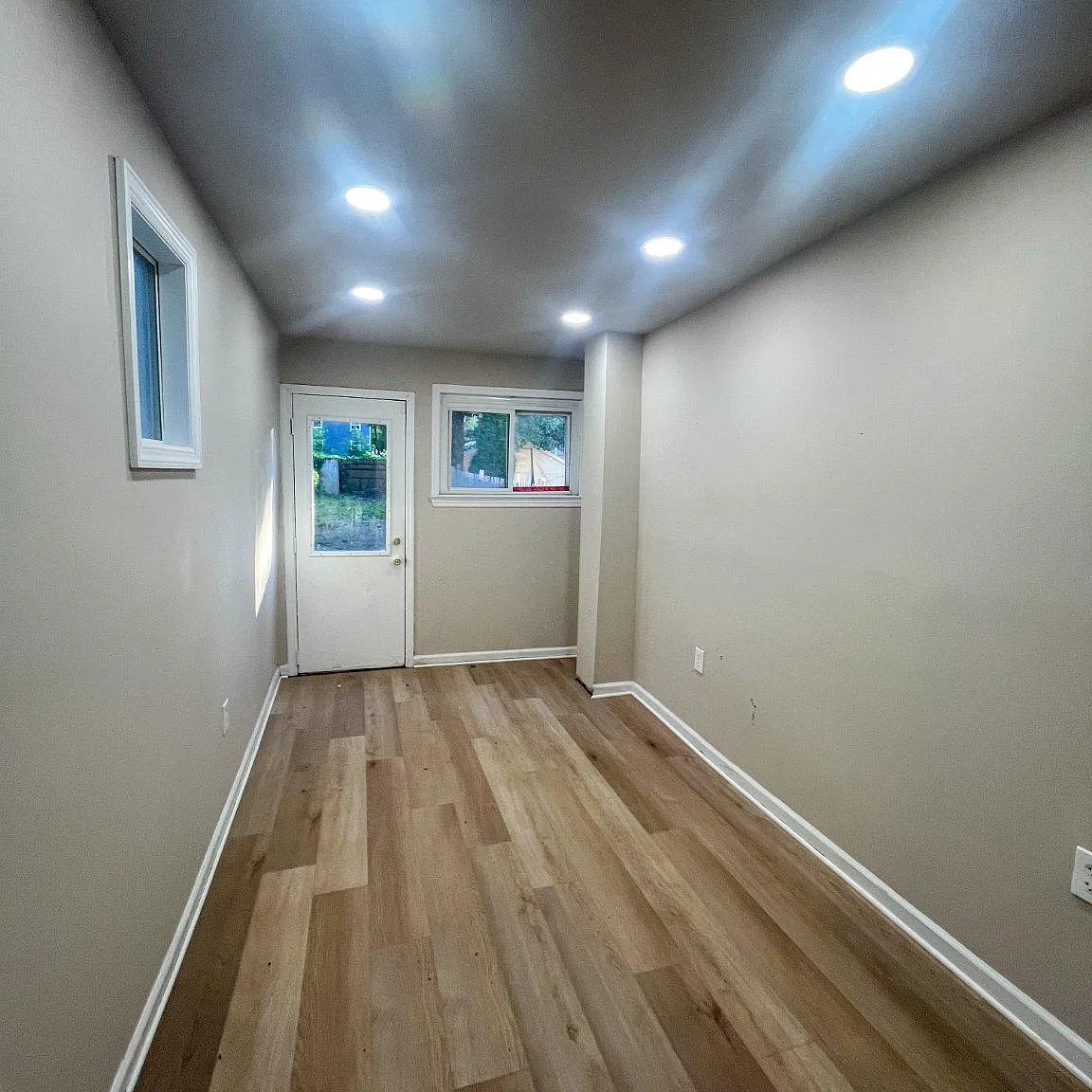 3 bed, 1.0 bath, 1422 sqft, $2,000 — Photo 4