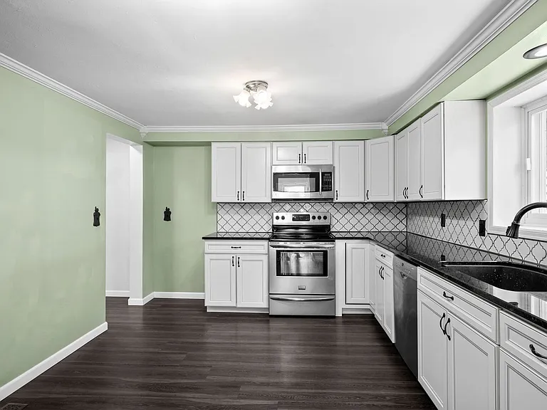 1504 E Queen Ave — Photo 12