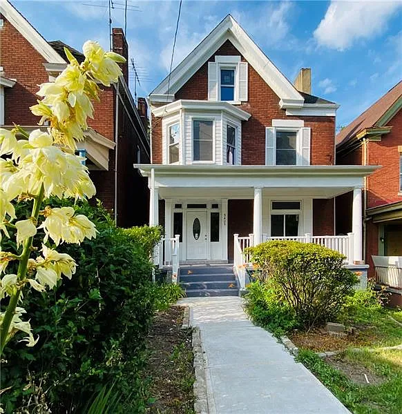 5405 Black St photo 1