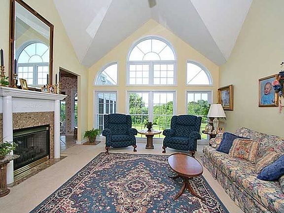 2nd image of 407 Yupic Ln
