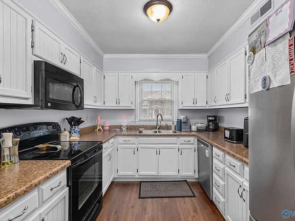 5th image of 2201 Westbury Ct SW