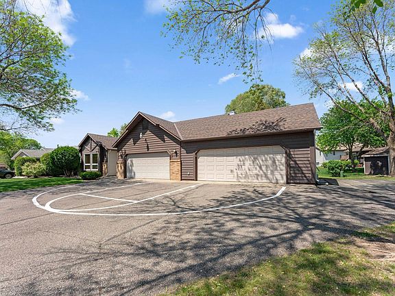 3rd image of 2173 Onyx Dr