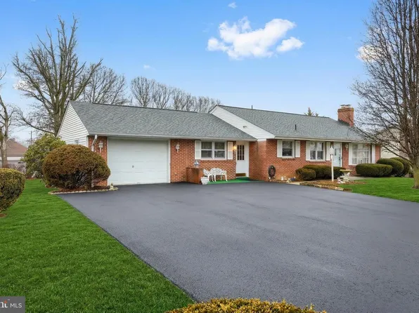 50 Mummert Dr, Littlestown, PA 17340