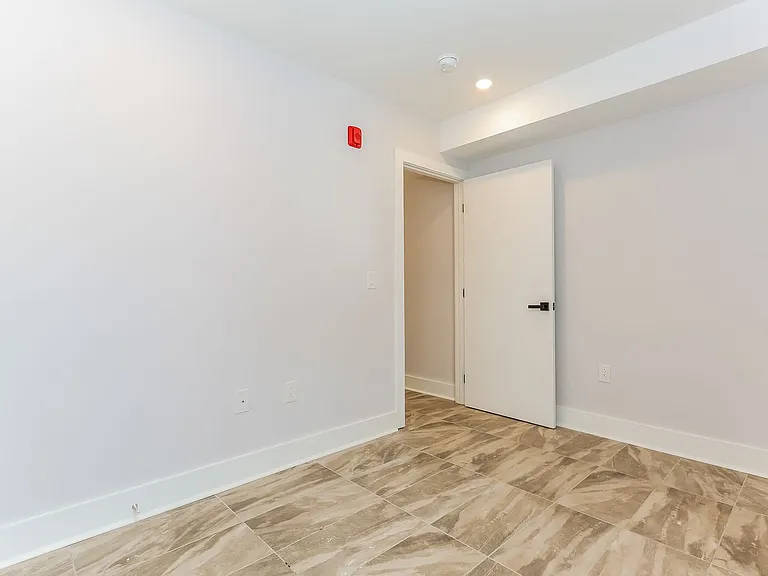 820 N 40th Street — Photo 12