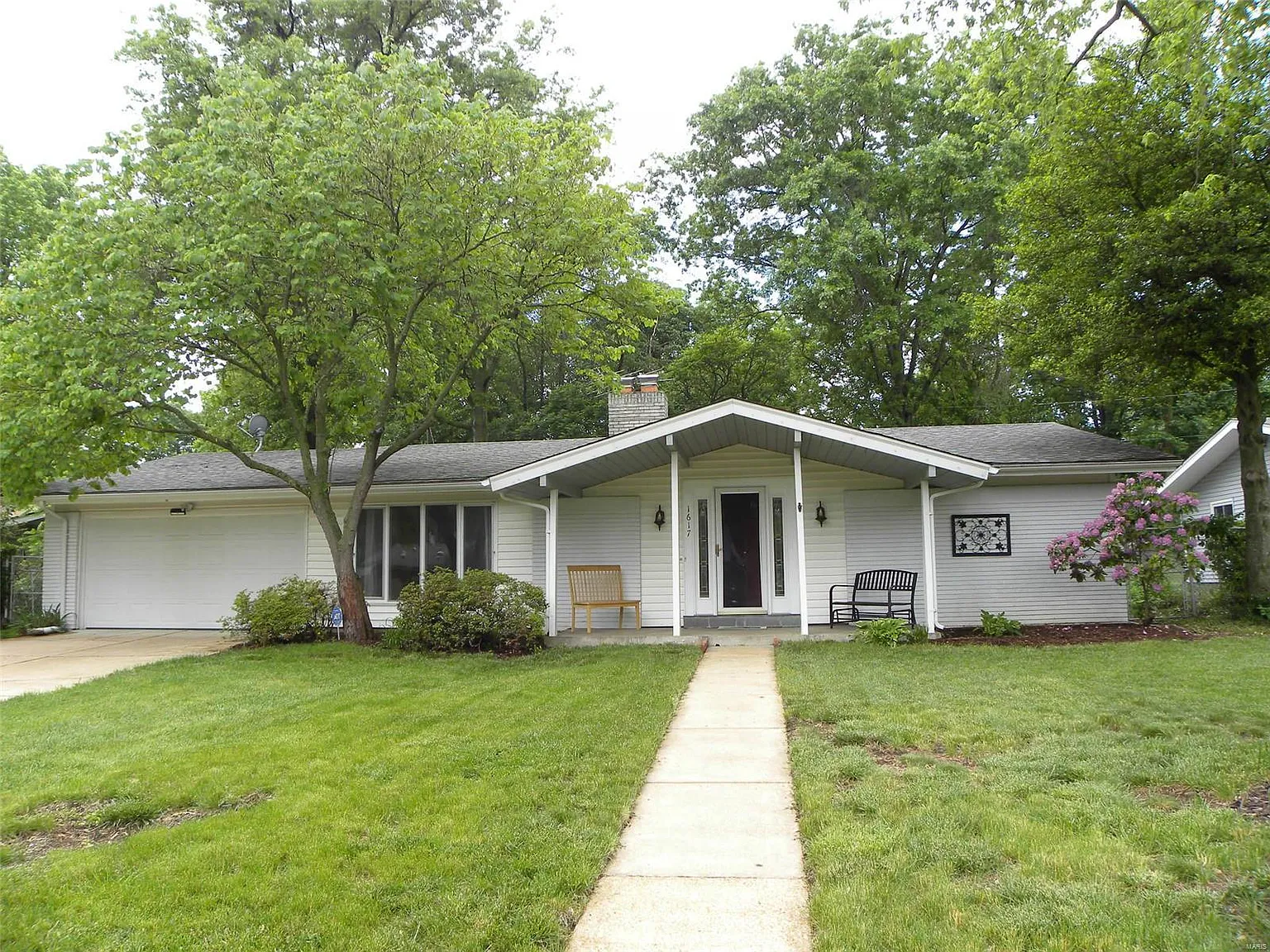 1617 Green Hill Dr photo 1