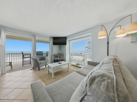 3rd image of 2122 Surfrider Court
