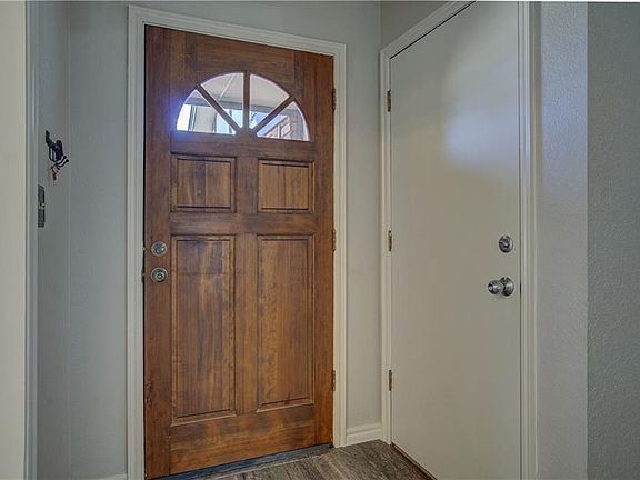 3rd image of 2300 Newman St