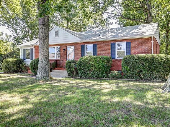 2nd image of 3301 Lanceor Dr