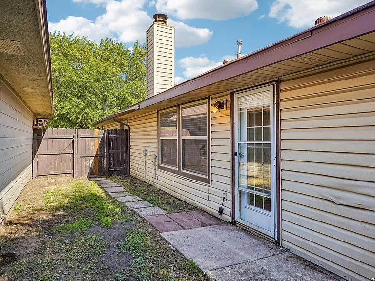 3806 Candlecrown Ct — Photo 32