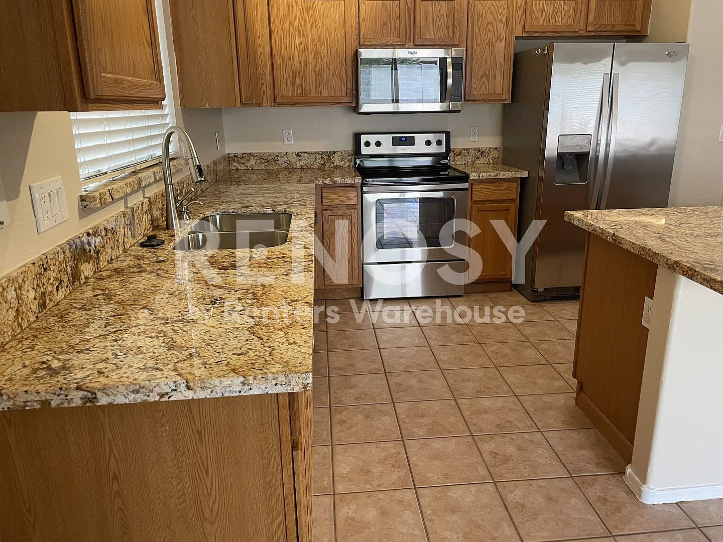 Ideal 3 Br 2 Ba 1 Car Garage Home Near Loop 303 and Greenway in Surprise — Photo 4