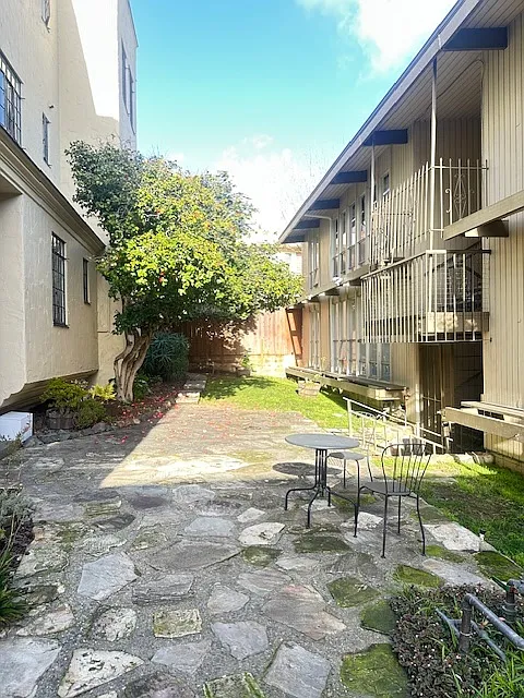 1 bed, 1000 sqft, $2,995 — Photo 3