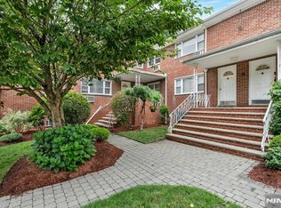 201 Oakdene Place #D1, Cliffside Park, NJ 07010