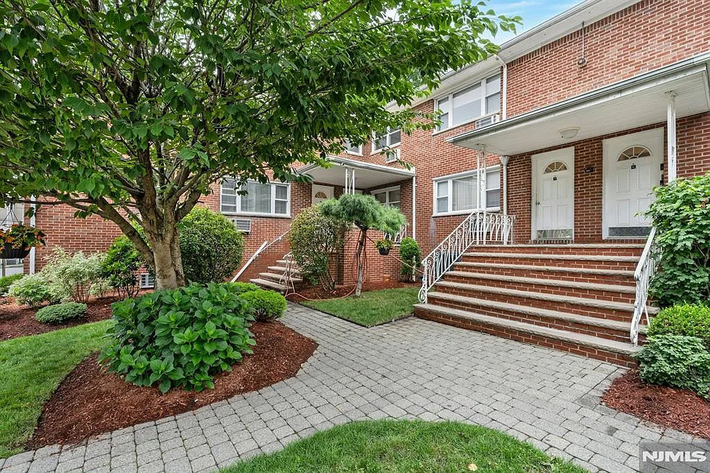 201 Oakdene Place #D1 photo 1