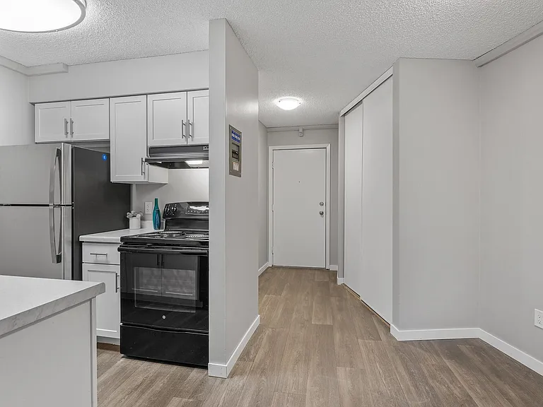 Hillcrest Place — Photo 33