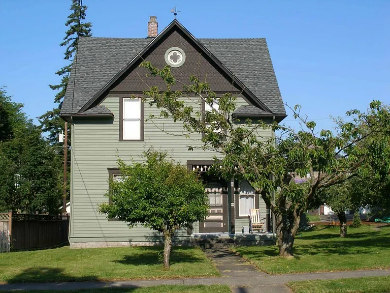 1408 Humboldt St — Photo 3