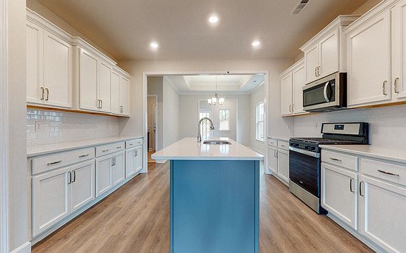 2nd image of 737 Goswell Dr