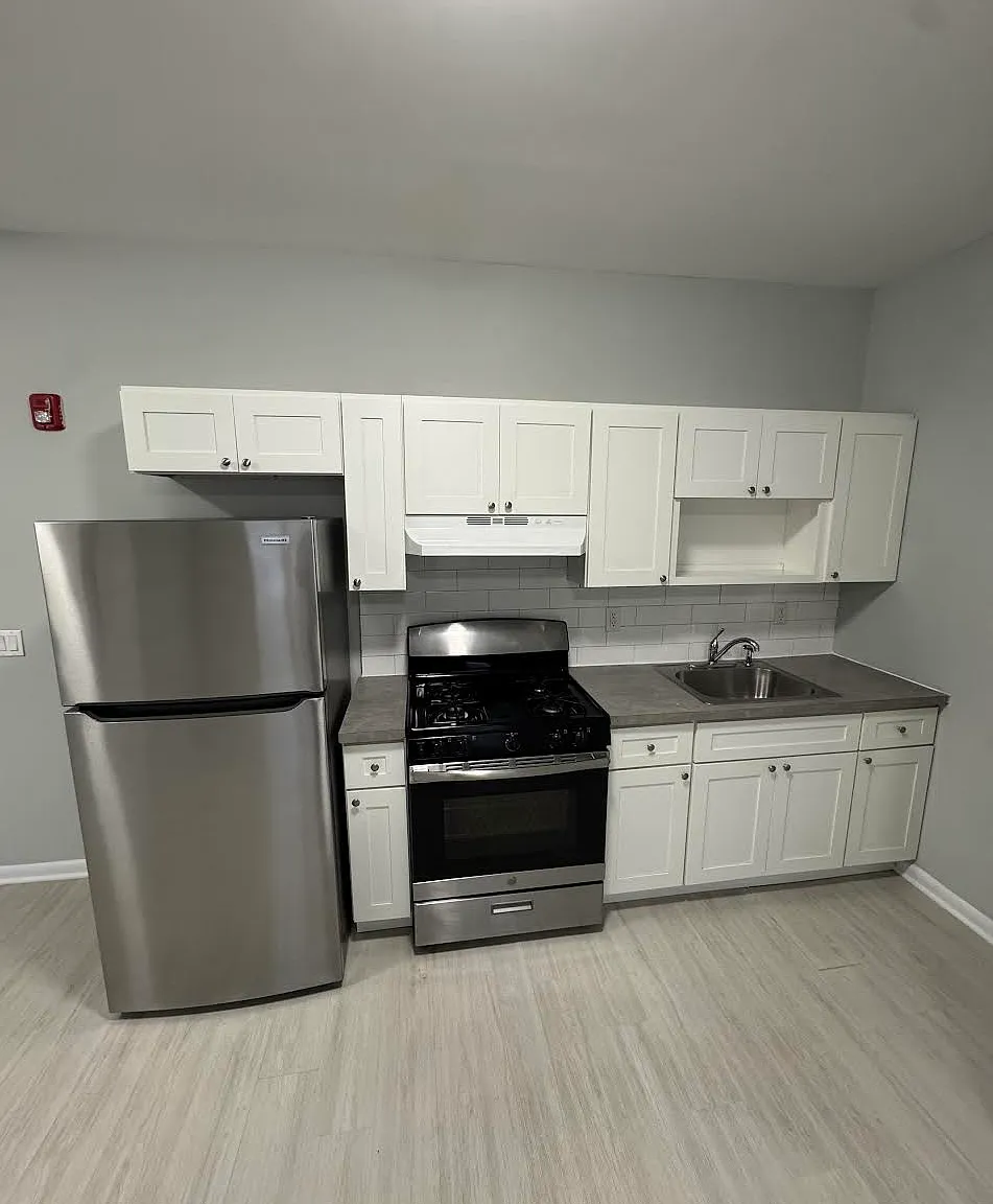 1 bed, $1,718 — Photo 3