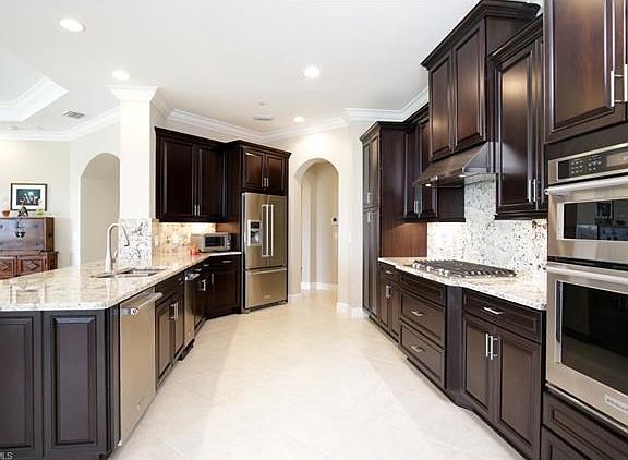 Granite Countertop & Backsplash, SS appliances