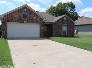 12 Westfield Cir, Little Rock, AR 72210